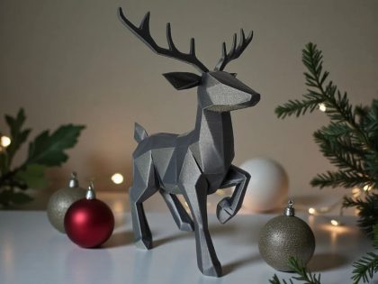 Low Poly Ren Geyiği Figürü
