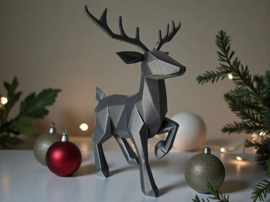Low Poly Ren Geyiği Figürü